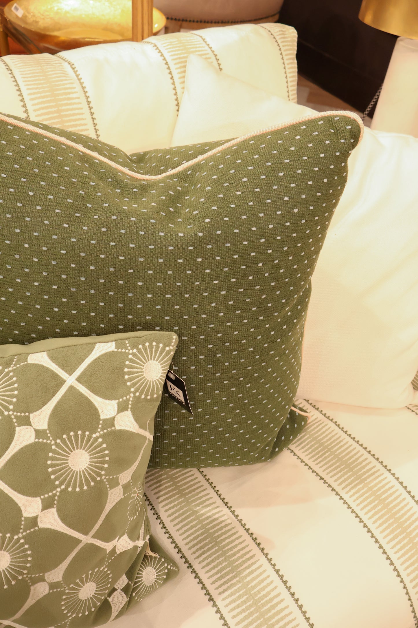 Chenille Dot Ivy Indoor/Outdoor Pillow